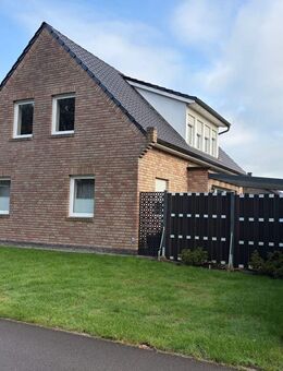 Exclusiv wohnen-Direkt am Wasser- eigener Bootssteg,freistehendes Einfamilien-Seehaus mit Garten, Terrasse, Carport mit Geräteraum,moderne Ausstattung - Rhede (Ems)