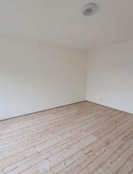 Zentrale 3-Zimmer-Wohnung mit Balkon und Einbauküche in der Innenstadt von Gütersloh - Gütersloh