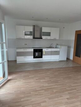 2-Zimmer Wohnung mit Balkon und EBK - Döbeln