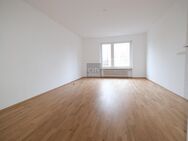 Neu sanierte Single-Wohnung mit Parkett und Pantry-Küche - Nürnberg