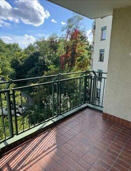 Frisch saniert: Familienfreundliche 3-Zimmer-Wohnung mit Balkon - Neuried (Bayern)