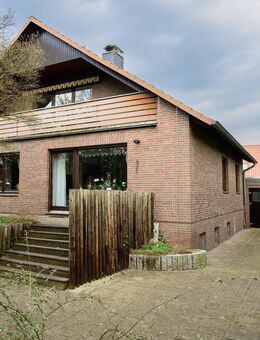 Großzügiges Einfamilienhaus mit Terrasse, Balkon und Doppelgarage - Uelzen