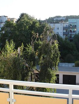 Sehr schöne 2-Raum-ETW, 49 m², EBK, 1. OG mit Südbalkon in ruhiger, bevorzugter Lage von Gera - Gera