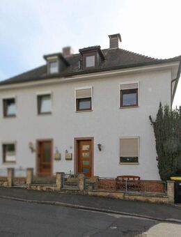 Vermietete Doppelhaushälfte mit Südgarten und Zierteich in Bad Hersfeld - Bad Hersfeld