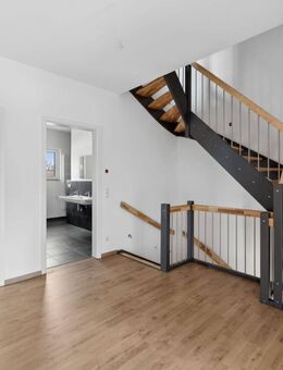 **Traumhaus mit begehbaren Kleiderschrank, offener Küche und viiiiel Platz** (Sofort einzugsbereit) - Röttenbach (Landkreis Roth)