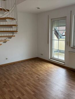 2-Raum-Maisonette mit Balkon in Stadtrandlage (Plauen-Neundorf) - Plauen