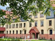 // Thekla // 2 Zimmer mit Balkon und Pkw Stellplatz ab September verfügbar // - Leipzig