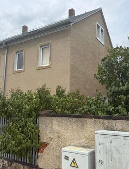 Sanierungsobjekt, Zweifamilienhaus mit viel Nebengelass, Fördermittel vorhanden - Radebeul
