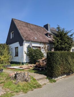 Reihenhaus auf Erbpachtgrundstück!!! Zwangsversteigerung!! Provisionsfrei!! - Uetersen