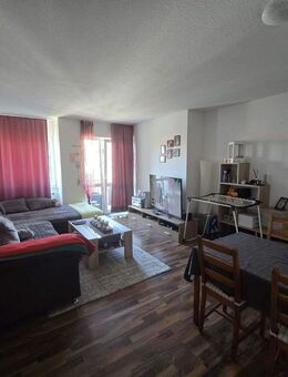 Helle 3-Zimmer-Wohnung im 3. OG mit Balkon und Aufzug - Wuppertal