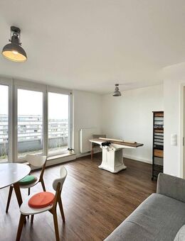 Moderne 2-Zimmer-Wohnung mit Dachterrasse in Oberschleissheim - Oberschleißheim