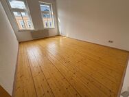 3.OG - Balkon - Stellplatz mgl. - Wanne u. Dusche - Dielenboden u.v.m. - Chemnitz