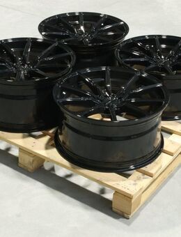Set-CVR#113 – Japan Racing CVR4 Felgenset - Neuhaus (Inn)