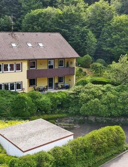 Naturnah & vielseitig: Zweifamilienhaus mit Erweiterungsmöglichkeiten in Waldrandlage - Bad Herrenalb