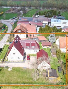 Kapitalanlage: Voll vermietetes 2-Familienhaus mit großem Garten | Nebengebäude mit 2 Garagen und Wohnraum | Naturnahe Lage mit guter Verkehrsanbindu - Uhlstädt-Kirchhasel