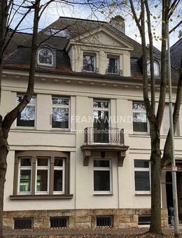 Moderne 3-Zimmerwohnung mit Balkon in historischer Stadtvilla von MG-Wickrath - Mönchengladbach