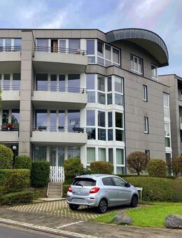 MANNELLA *Absolut zentral* Erdgeschosswohnung mit Terrasse in ausgefallener Atrium-Architektur - Hennef (Sieg)