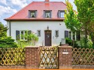Charmantes Einfamilienhaus mit großzügigem Garten und Pool - Berlin