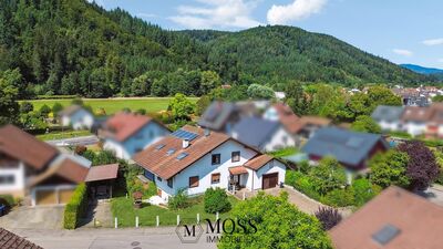 Freistehendes Haus mit Einliegerwohnung in zentraler Lage