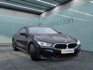 BMW M8, 50, Jahr 2023 - München