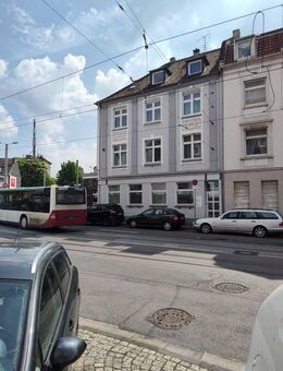 Gut geschnittene Wohnung im I. Obergeschoss zu vermieten - Essen