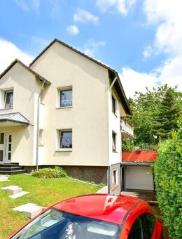 Attraktives Zweifamilienhaus mit großem Grundstück im beliebten Burgaltendorf - Essen