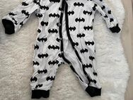 Batman Strampler für Jungen in der Größe 68 - Plön