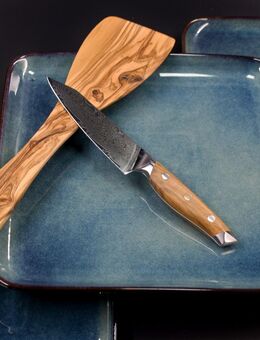 Allzweckmesser aus Damaststahl | 12cm Messerklinge | Damastmesser | Küchenmesser | Handgefertigt - rasiermesserscharf | Griff aus Olivenholz - Sinsheim