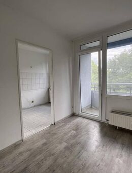 #modern #neutralerBodenbelag #absofortfrei - 3-Zimmer-Wohnung in Monheim - Monheim (Rhein)