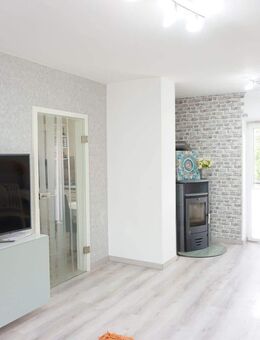 Einziehen und wohlfühlen: Gepflegte Doppelhaushälfte mit viel Platz und Flair - Wunstorf