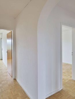 Helle, sanierte 3-Zimmer-Wohnung mit Balkon und Stellplatz - Filderstadt