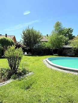 … AIGNER - elegantes Domizil in niveauvoller Umgebung mit großem Salzwasserpool + Baugrundstück ... - Neuötting