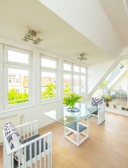 Bezugsfreie DG-Whg mit Terrasse EBK Kamin u. Aufzug - Berlin