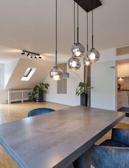 Stilvolles Wohnen auf zwei Ebenen - Maisonette mit Weitblick in Sörgenloch - Sörgenloch