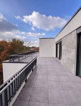 NEUBAU-PENTHOUSE mit XXL-DACHTERRASSE | Auenwaldblick & Stadionnähe | Kamin | 3 TG-Stellplätze - Leipzig