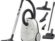 AEG Bodenstaubsauger HYGIENIC 6000 (AB61H6SW), 850 W, mit Beutel, hohe Saugleistung, inkl. Zusatzdüsen, 50 % Recyclingkunststoff