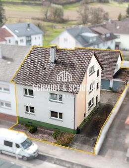 Zweifamilienhaus mit Schuppen und Dachausbau-Potenzial in Obergrombach - Bruchsal