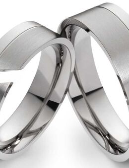 Elegante Edelstahlringe E138 mit Zirkonia und Gravur - Aholming