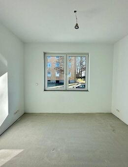 Wohnen mit Aussicht: 4-Zimmerwohnung mit Burgblick, Garten & Balkon - Bodenbelag nach Wahl! - Burglengenfeld