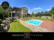 La Dolce Vita daheim! Junge Stadtvilla im mediterranen Stil mit Pool, PV-Anlage und Feldblick! - Meppen
