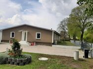 TOP PREIS für neuwertigen, freistehenden Bungalow m. Photovoltaik + Pool - PREIS VHB - Spantekow