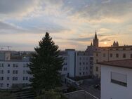 Bad Homburg Louisenstraße: schöne 4 ZKB mit Balkon, saniert - Bad Homburg (Höhe)