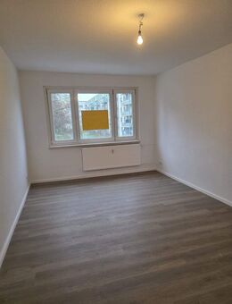 helle geräumige 3 Raum Wohnung - Geithain