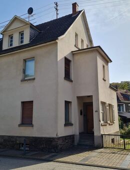 Wohnen in dem reizenden Brohlthal * Liebhaberobjekt * massiverbautes Familienhaus mit Garten und Garage renovierungsbedürftig - Burgbrohl