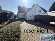 Gepflegte Doppelhaushälfte mit Garage auf einem 555 m² großen Grundstück - Menden (Sauerland)