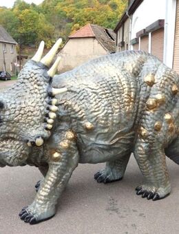 Dinosaurier Triceratops XXL 400 cm lang Dekofigur - Hergisdorf
