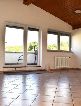 schöne 3-Zimmer-Wohnung mit Balkon in Balkon - Umkirch