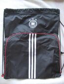 Neuer Schuhsack / Sportbeutel in Schwarz von ADIDAS im Design des Deutschen Fußball-Bundes / DFB; 100 % original und unbenutzt; zusätzliches Fach mit Reißverschluss für Socken, Schlüssel, oder ähnliches; 7 € in 91364