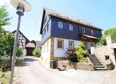 Hausanteil mit Garage und kleinem Garten in Bad Colberg