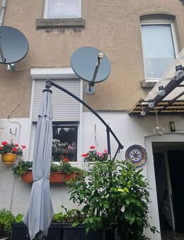 *Sanierungsbedürftiges Mehrfamilienhaus mit 3 Einheiten zu verkaufen!* - Duisburg